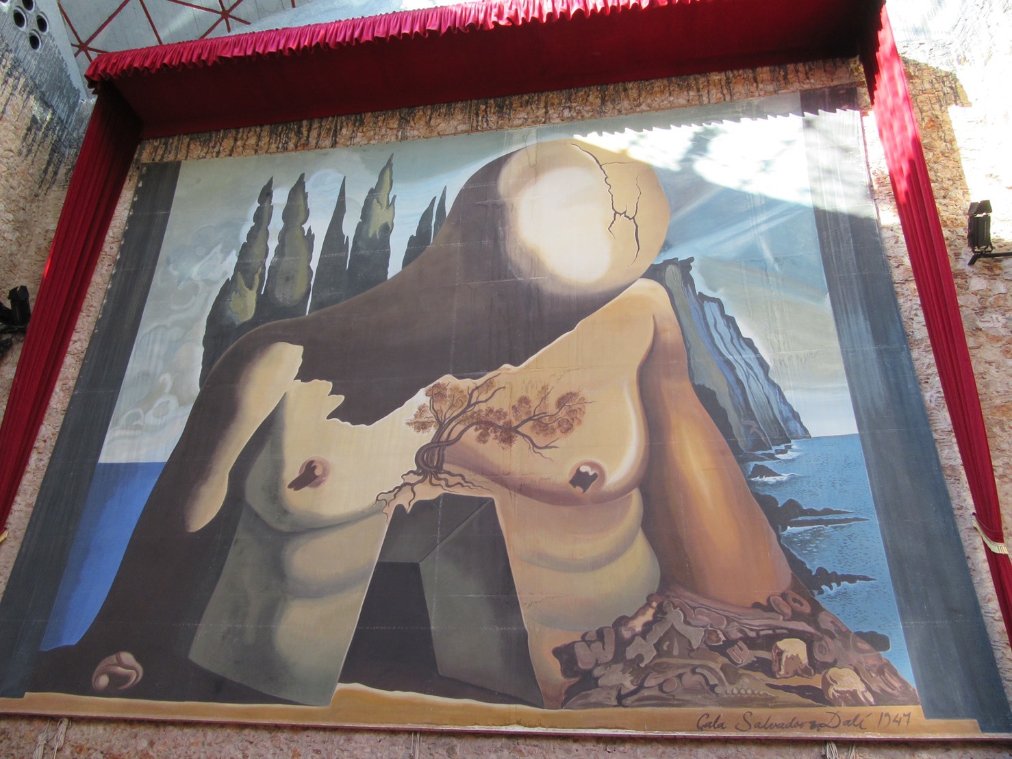 ダリ美術館の見どころを解説！スペインのフィゲラスにある美術館を解説！