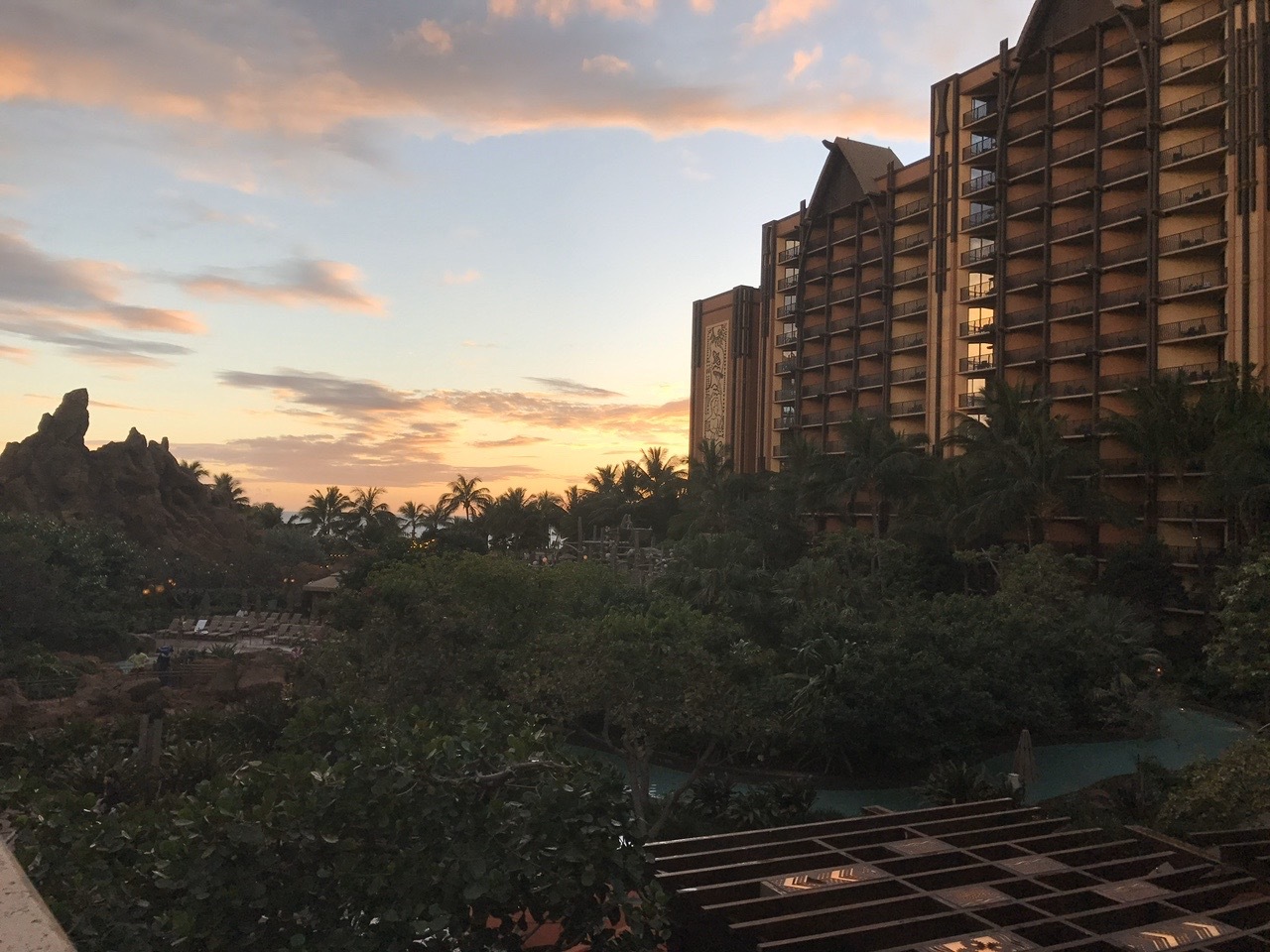 ハワイのディズニーリゾートの魅力は？広さや料金など基本情報もご紹介！