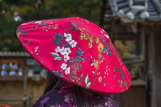 韓国語の「オンニ」の意味は？「ヌナ」など他の似た表現との使い分けも解説！