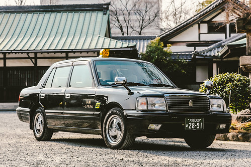 シンガポールのタクシーの乗り方は？拾い方や使うときの注意点をご紹介！