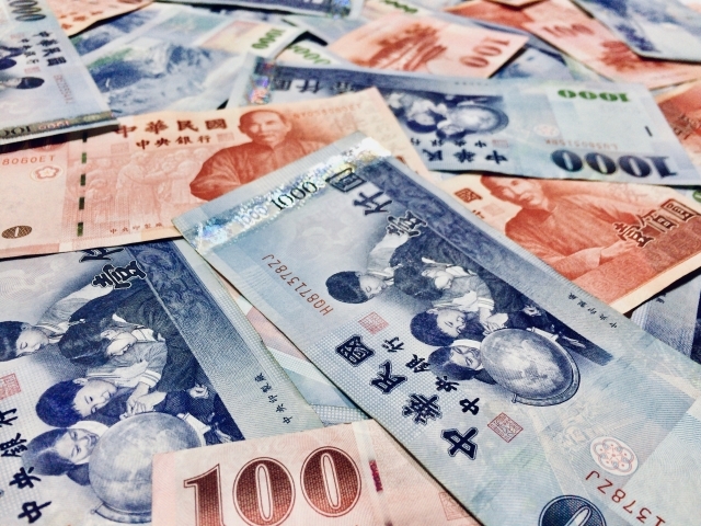 台湾ドルはどこで両替するのがお得？場所ごとのレートを比較してご紹介！