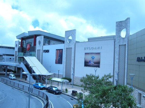 DFSギャラリア沖縄は国内なのに免税!消費税0円でおトクにブランド品を買っちゃおう!