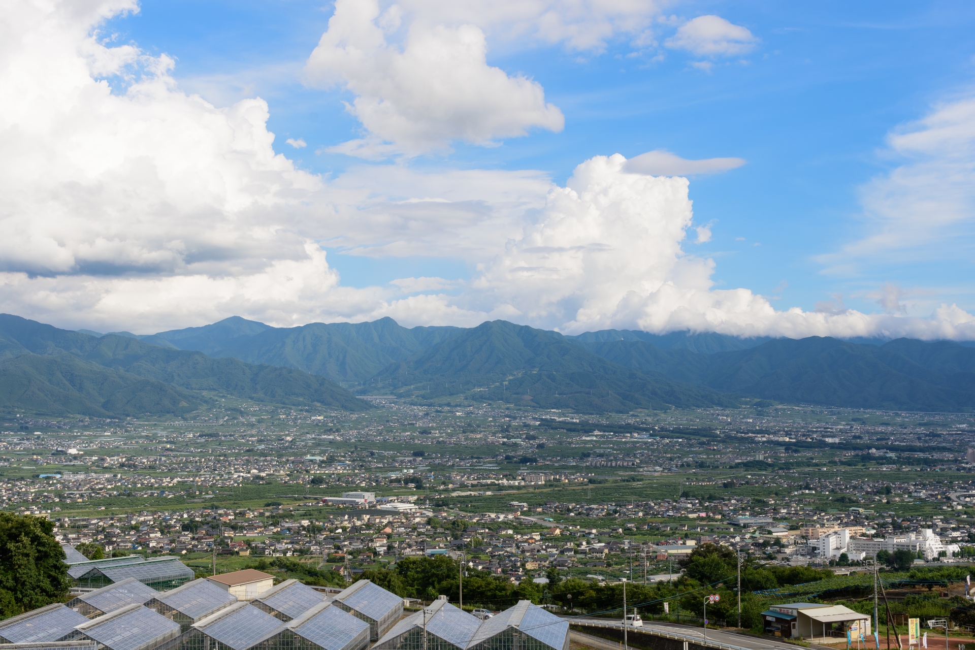 甲府盆地はどんな地形的特徴がある？おすすめ観光スポットも合わせてご紹介！