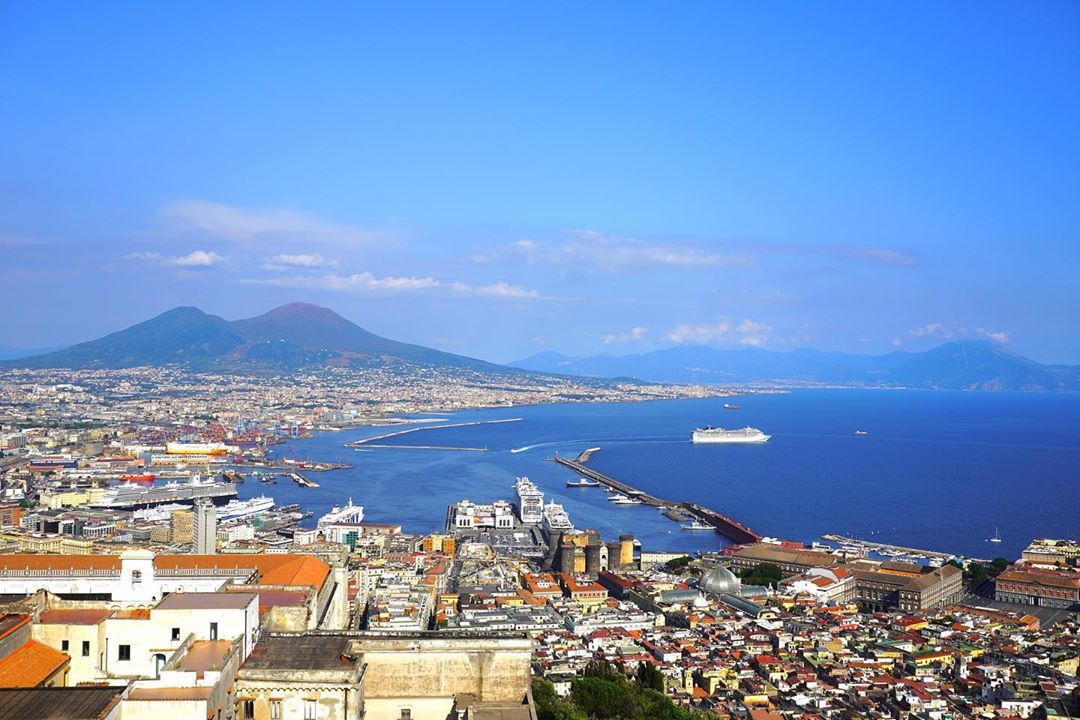 ナポリ周辺のおすすめ観光スポット17選!人気観光地の見どころをご紹介!
