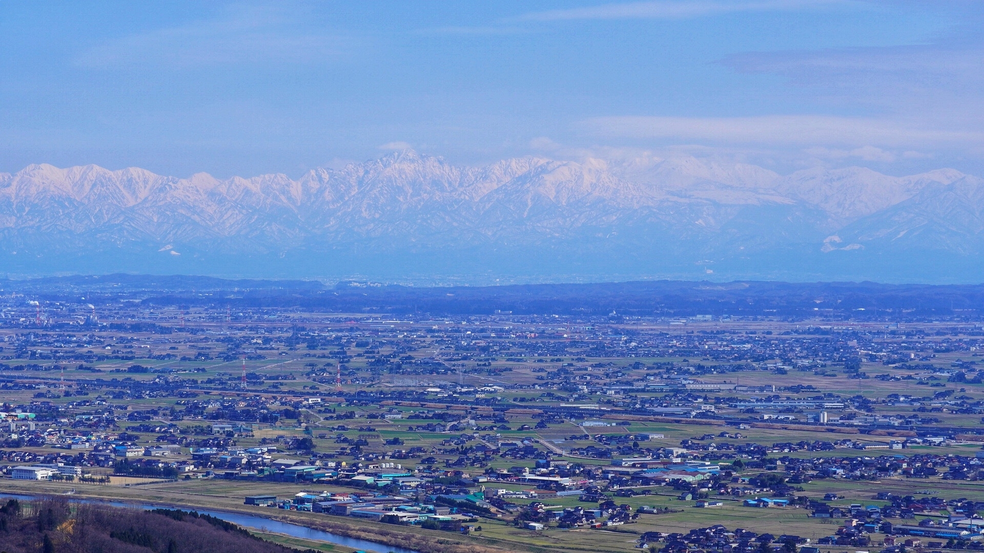 富山県の大きさはどのくらい?面積・人口・人口密度を比較解説!