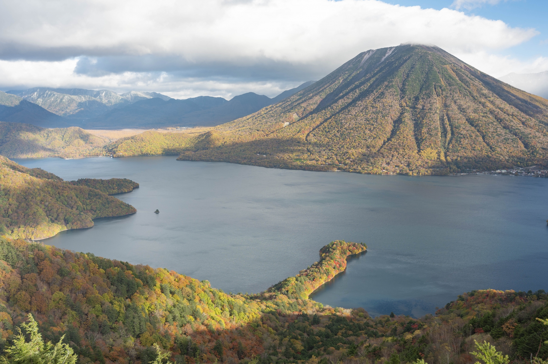 栃木県の大きさはどのくらい?面積・人口・人口密度を比較解説!