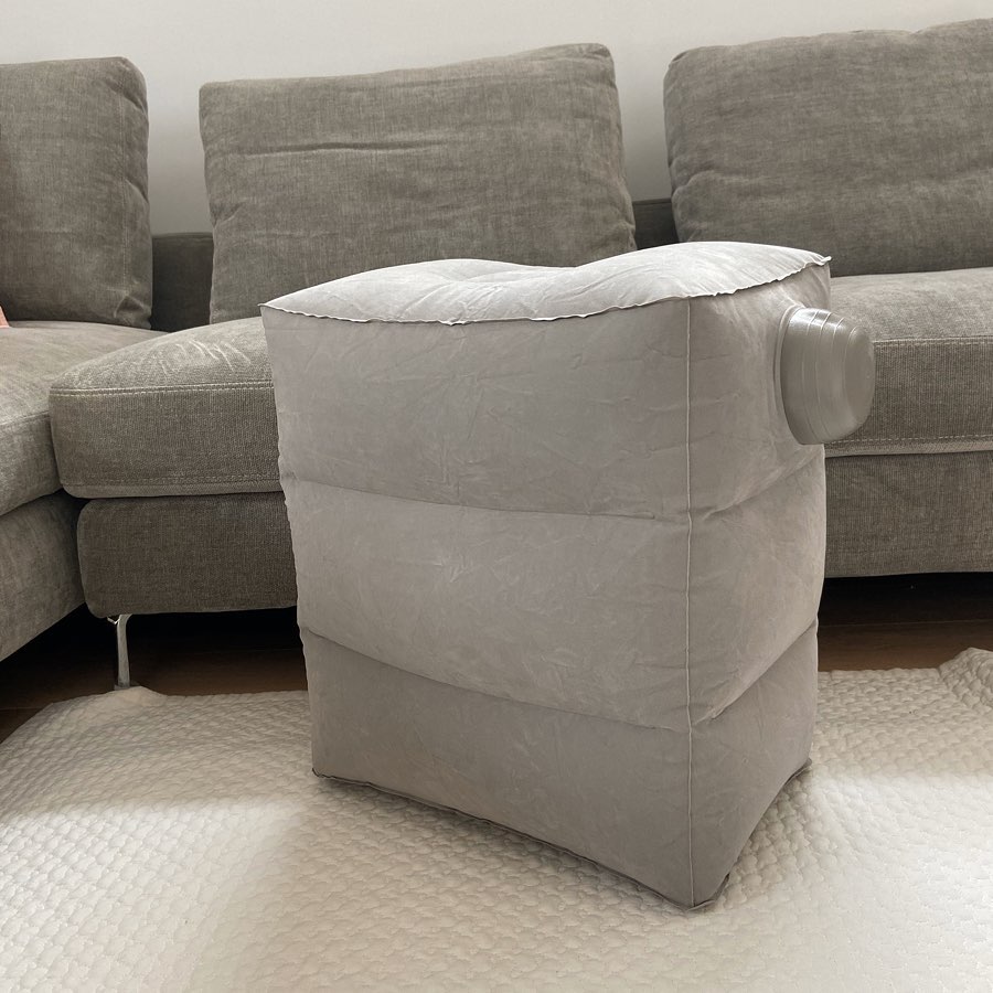 長時間の飛行機が楽になるフットレスト9選!快適便利な旅行グッズをご紹介!