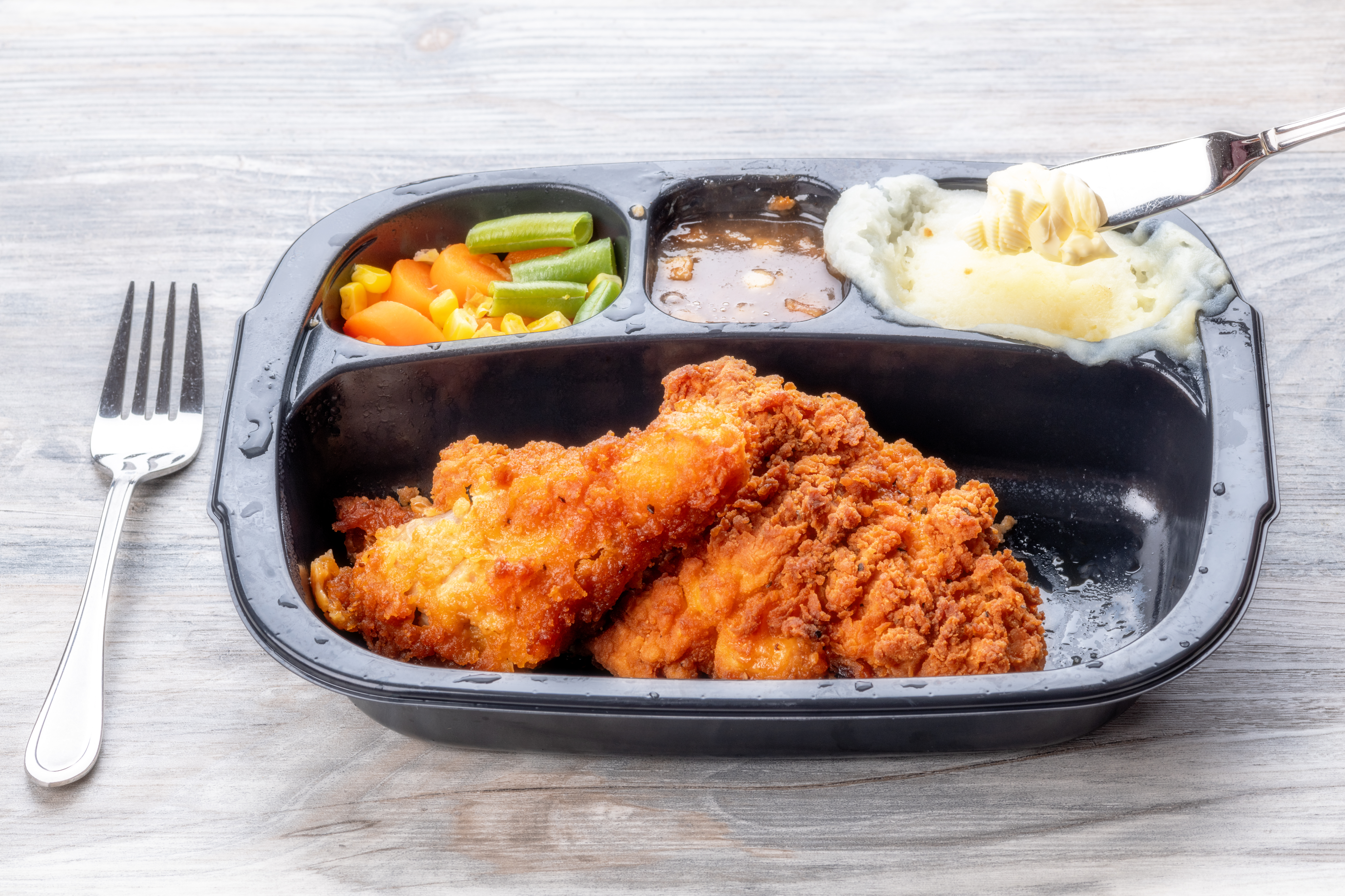 TVディナーとは？アメリカ発祥のかんたんべんりでおいしいグルメをご紹介！