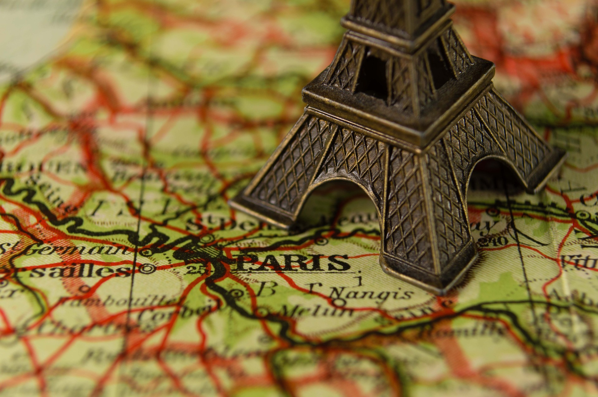 フランス語検定はどの程度実用的?履歴書に書ける?
