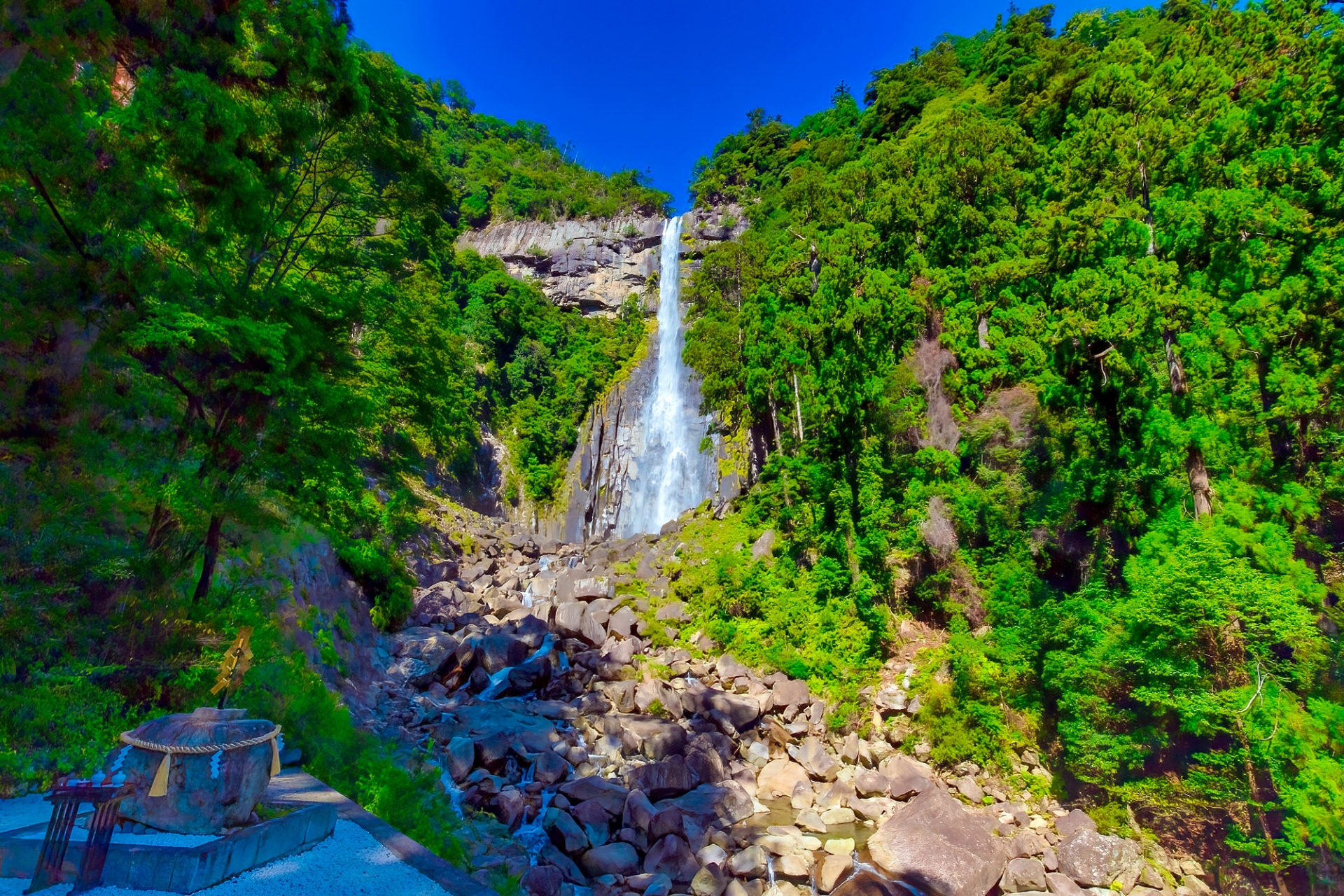和歌山県の大きさはどのくらい？面積・人口・人口密度を比較解説！