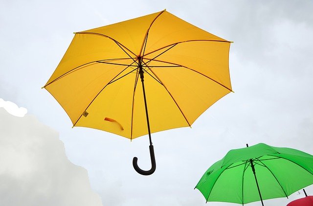 セブンイレブンの傘はコンビニだからと侮れない！強くて使える！